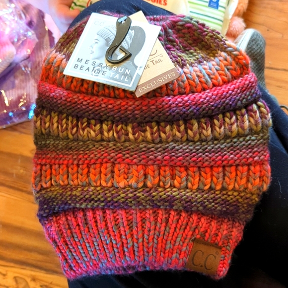 Messy bun pony tail CC beanie - Picture 1 of 11